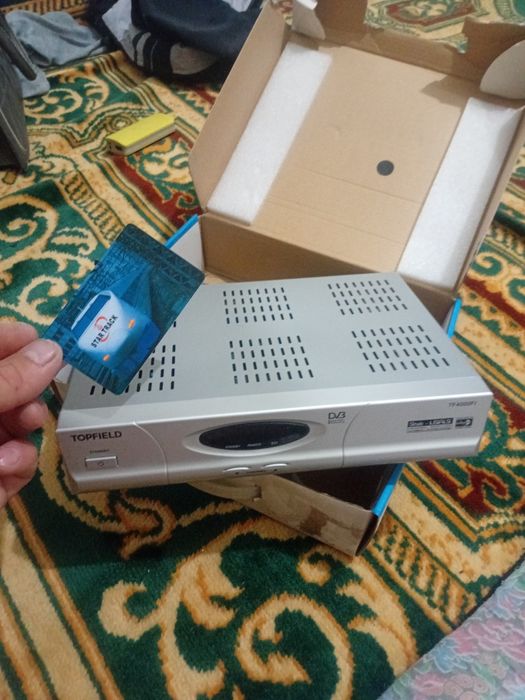 Tyuner sotiladi paravali antennaniki