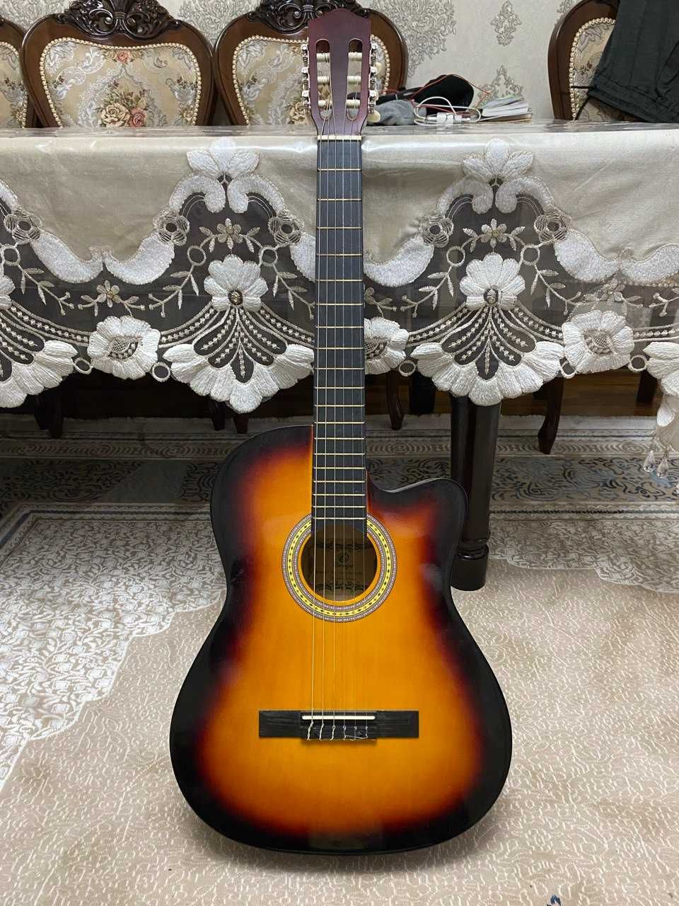 Продаётся новый гитара