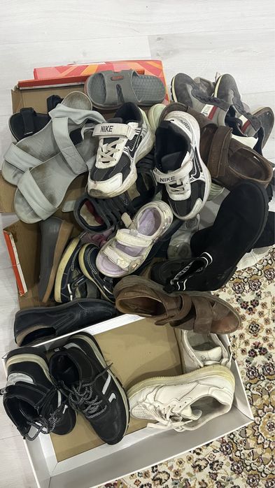 Отдам даром обувь детские и взрослые