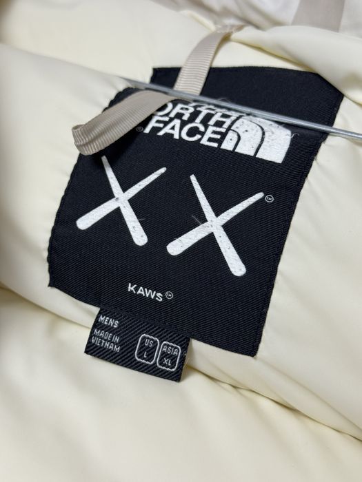 Geaca The North Face TNF & KAWS marimea L
