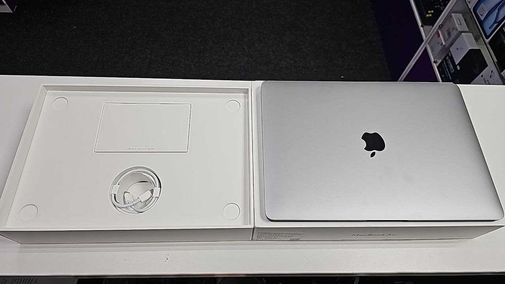 MacBook Air 13" M1 (2020) — легендарная модель от Apple