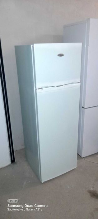 Продавам хладилник Лърпул във перфектно състояние