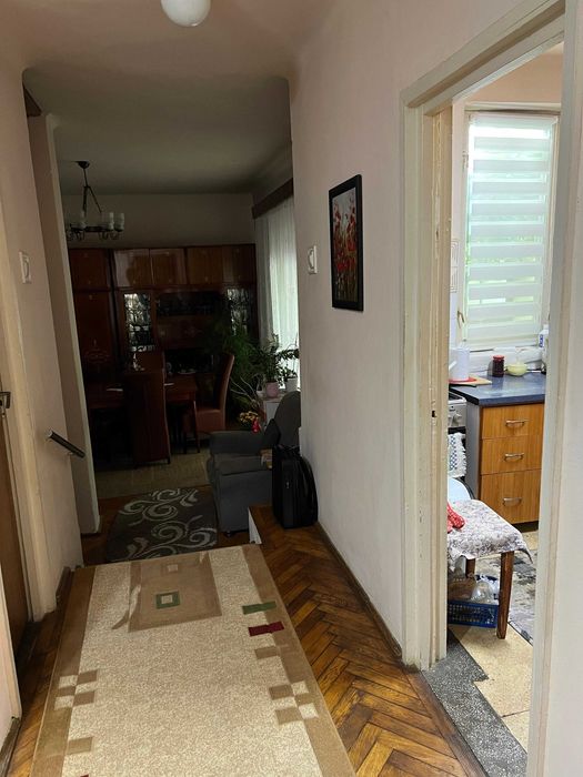 Reghin, ultracentral, apartament 4 camere, in vilă înșiruită