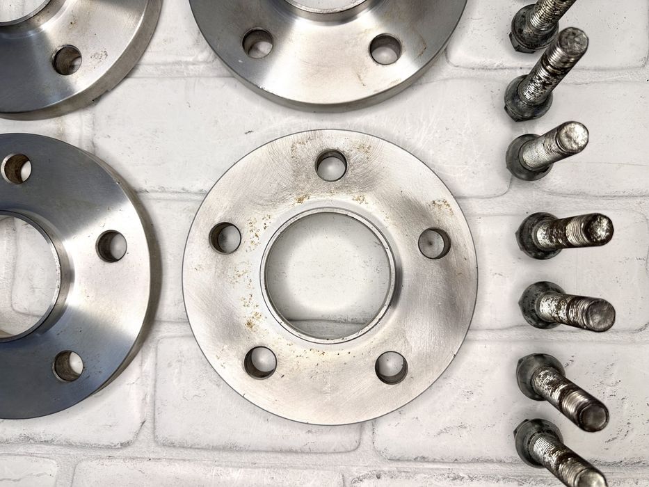 Фланци AUDI 15мм Platinum Racing