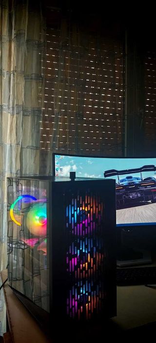 Добро Геймърско РС Ryzen 5 5600/16GB/1TB SSD/RX 5700XT/Гаранция