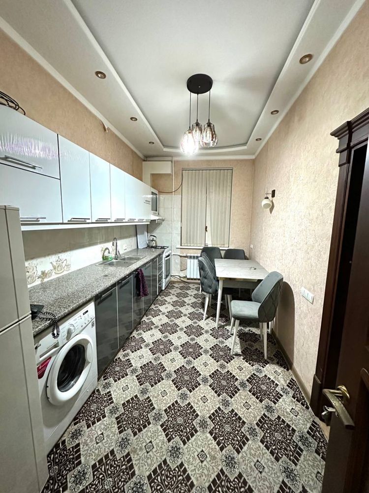 Срочно продаётся 2х комнатная Катта квартира 68кв Рудакий янги дом