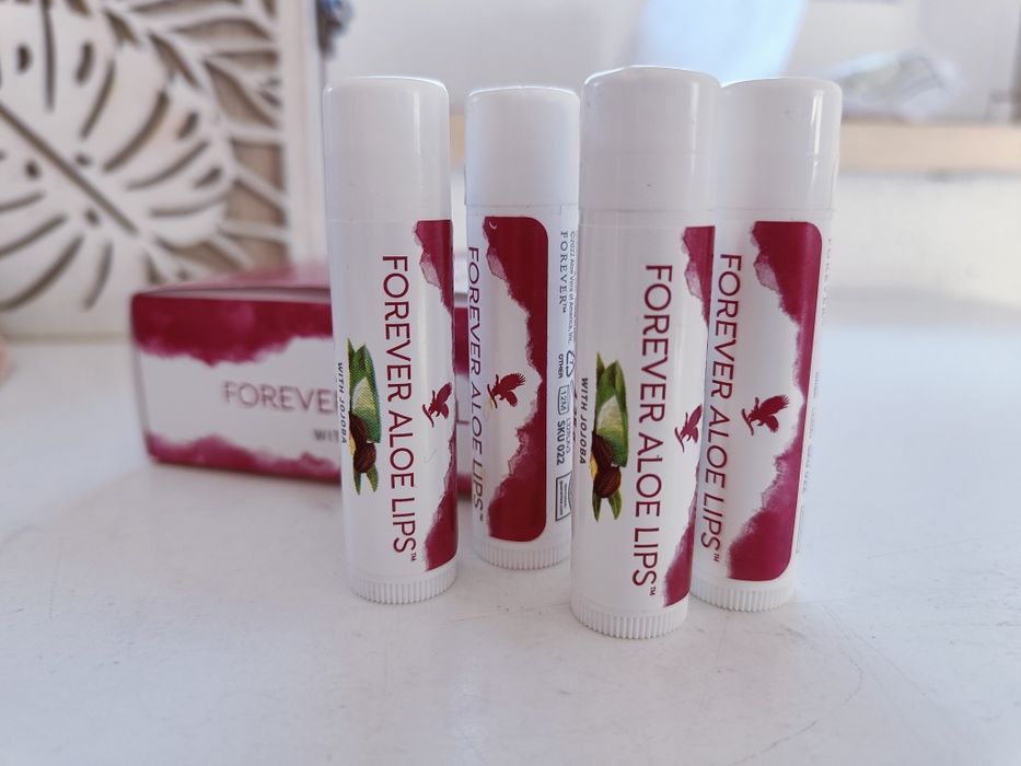 4x Strugurel nou balsam aloe lips