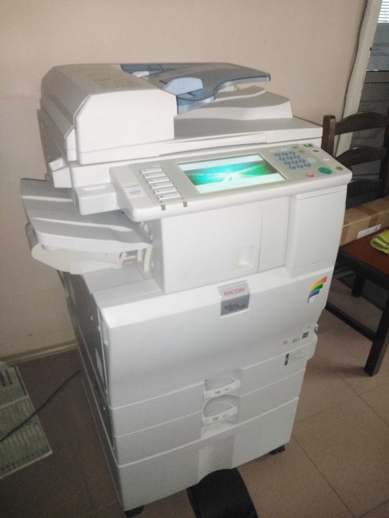 Професионална копирна машина Ricoh MP C2051, 205 000 копия, А3, цветна