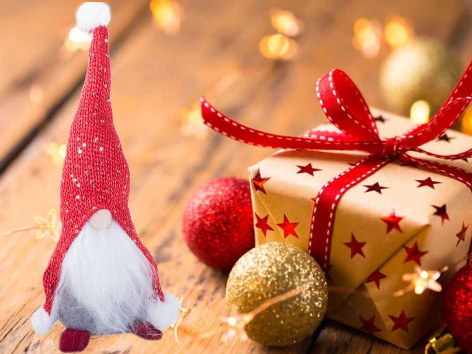 Decoratiune craciun gnom cu palarie si barba lunga 30 cm rosu-gri