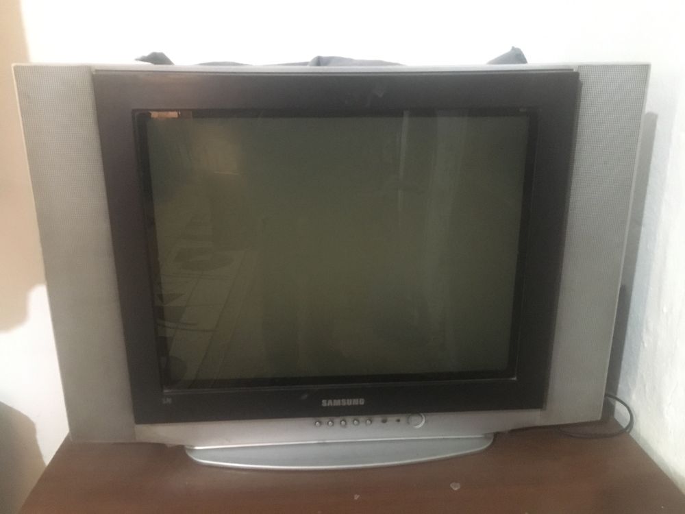 Телевизор марки Samsung