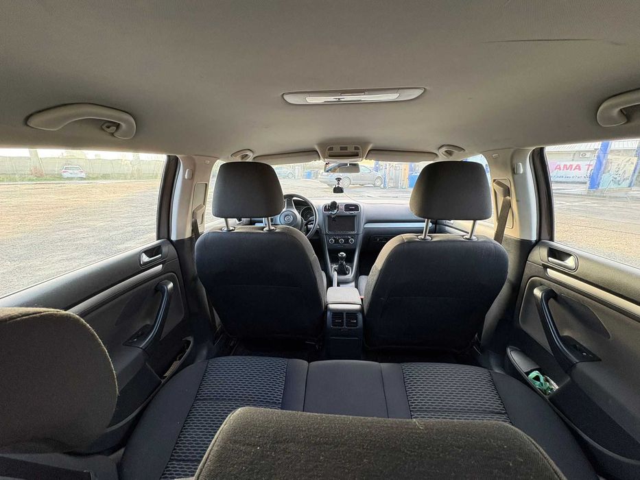 Vând VW Golf 6 Break (2011) - 1.6 TDI - Navigație - Proprietar