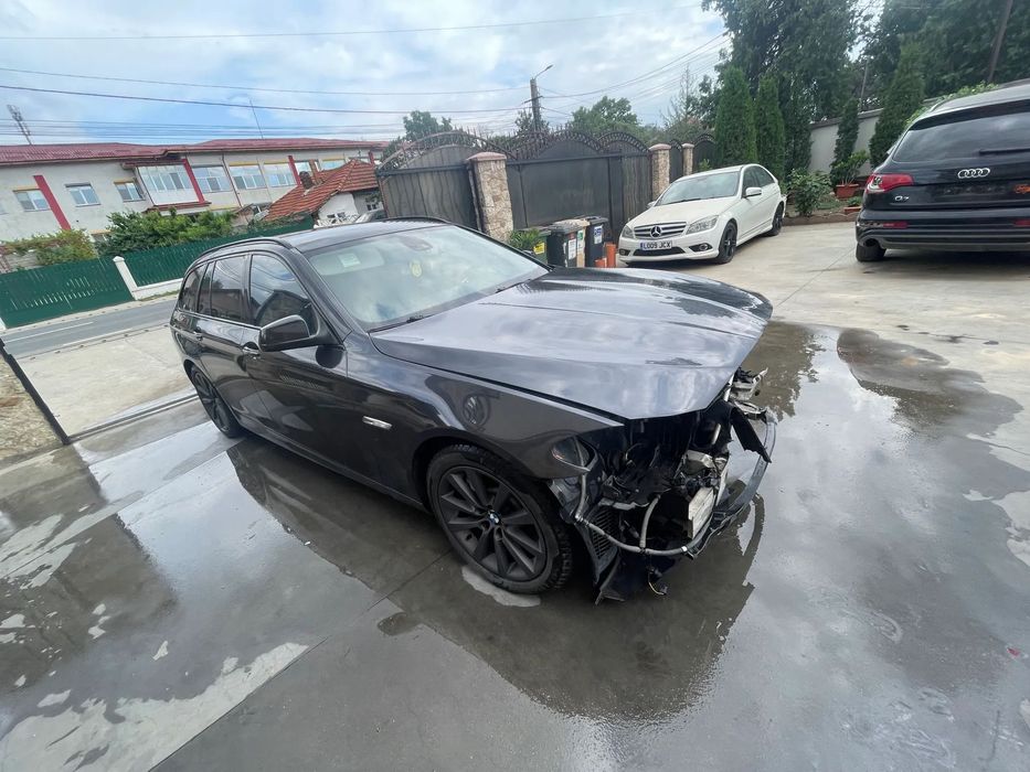 Dezmembram BMW F11 530 xd 258 cp 2012