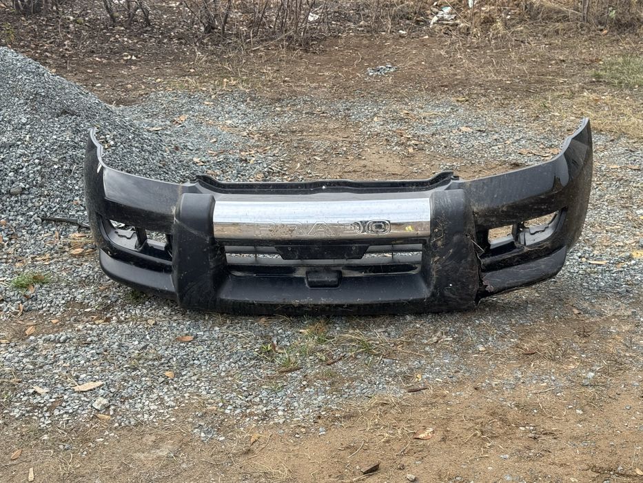 Бампер от Тойоты Прадика