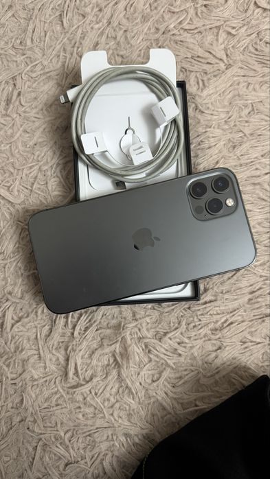 Продам Айфон 12 про