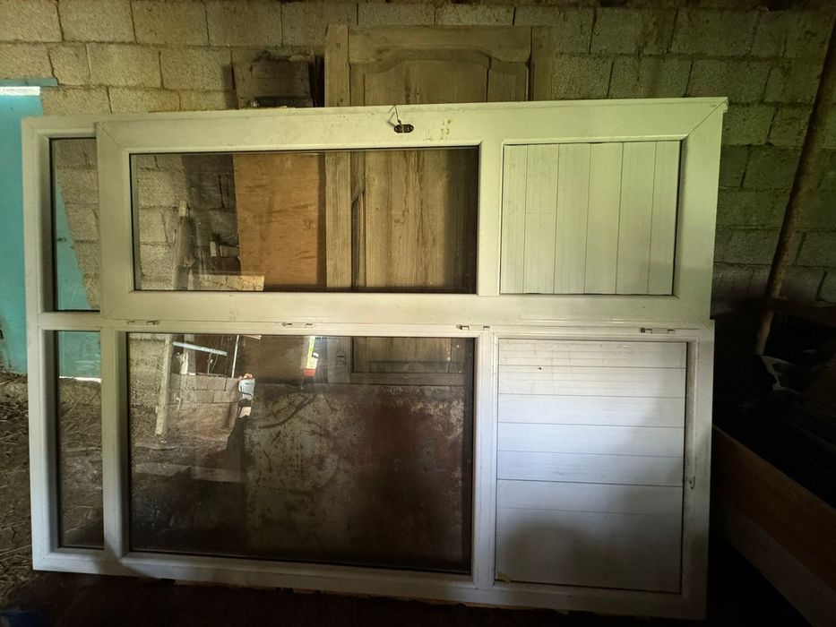 Продам дверь витражный