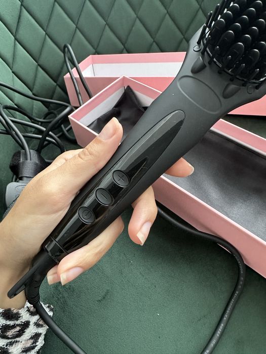 Perie pentru indreptat parul Amika