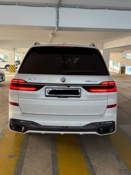 Bmw x7 40i srochna sotiladi