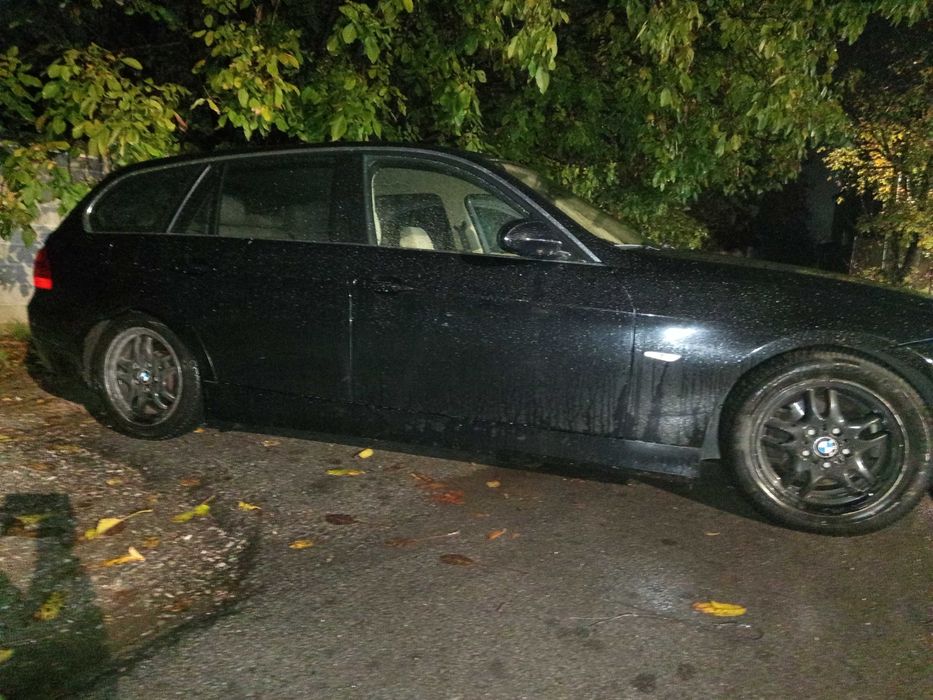 BMW325iКолатсъстояние. Нови летни гуми 18навргпредимесеца.