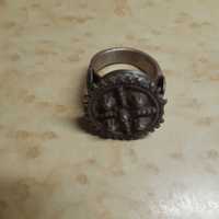 Стар бронзов пръстен