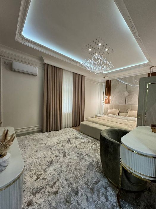 Продается 4х ком квартира на Ц-1, ор-р: Black star Burger, 180 м²