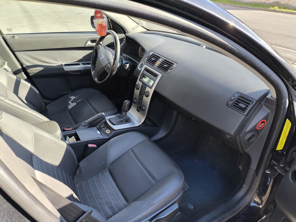 Volvo V50   2.0D