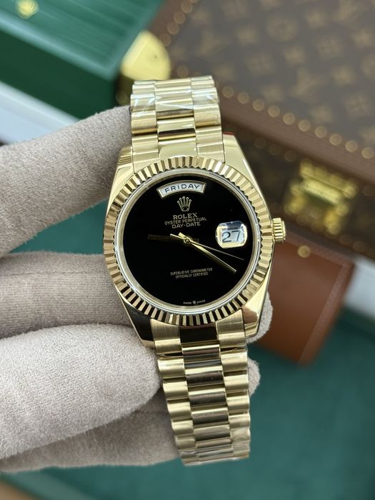 Rolex Day-Date 40mm Gold Onyx Dial
