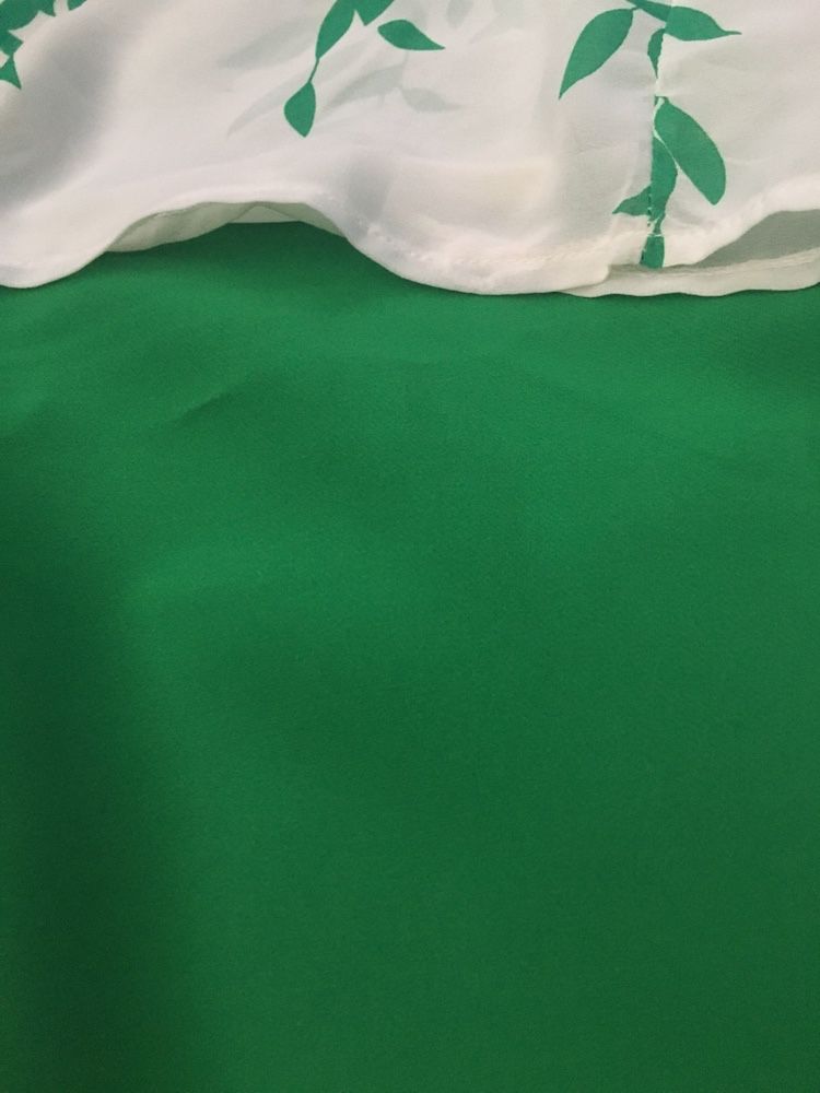 Ефирен дамски сет в зелен цвят с дантела
