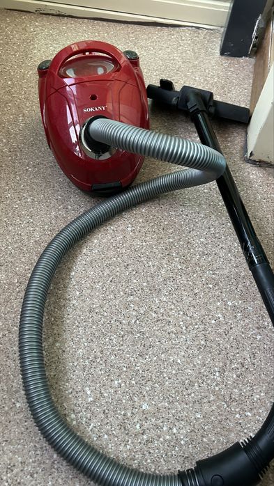 Пылесос рабочий, не дорого