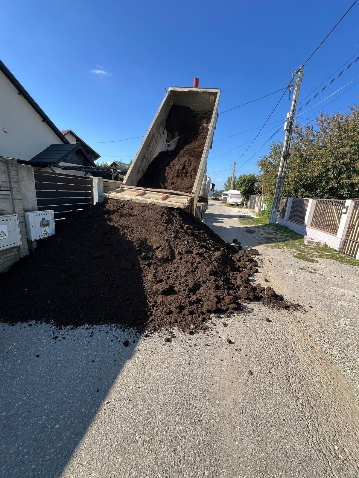 Transport pământ