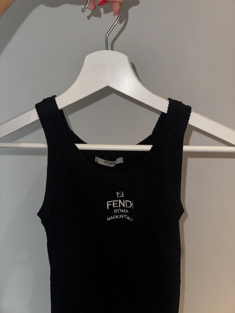 Нов топ fendi, размер С