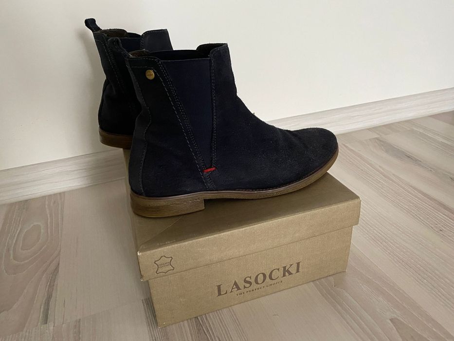 Vând ghetuțe piele naturala 40