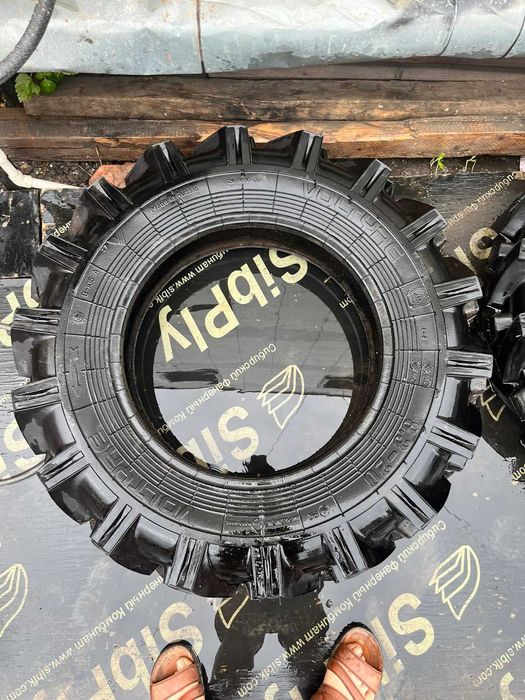 продам новую резину на Т- 40 на трактор передние две шины с камерами