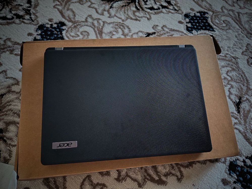 Notebook acer CI7 sotiladi