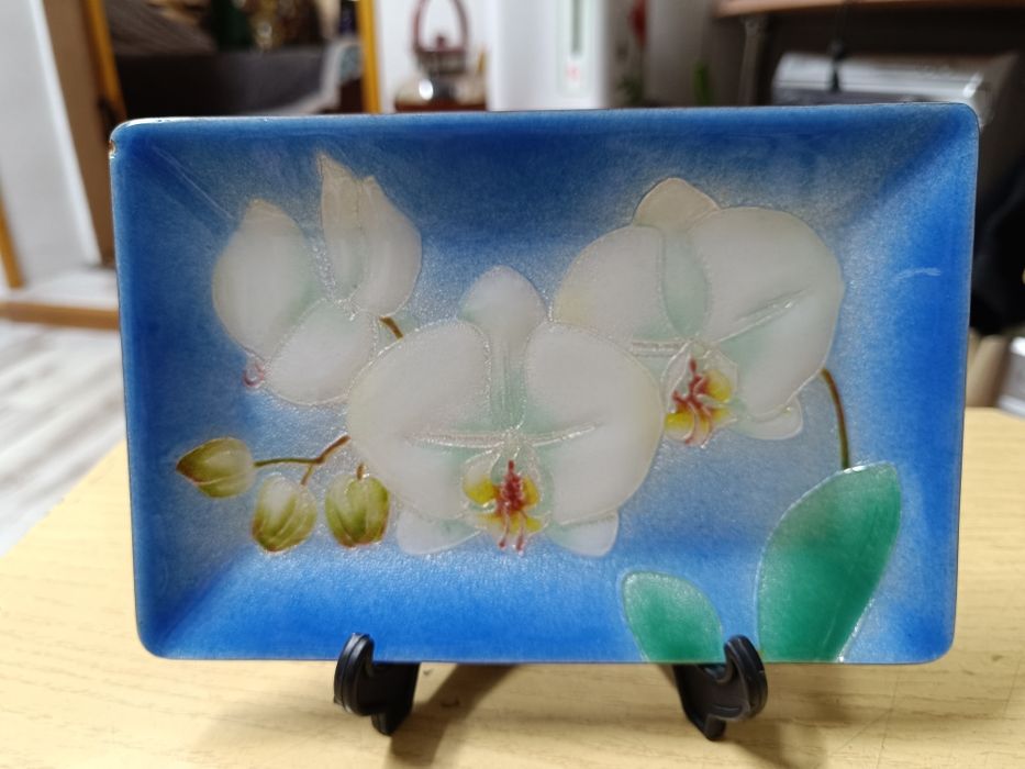 Продаются японские и китайский сувениры.