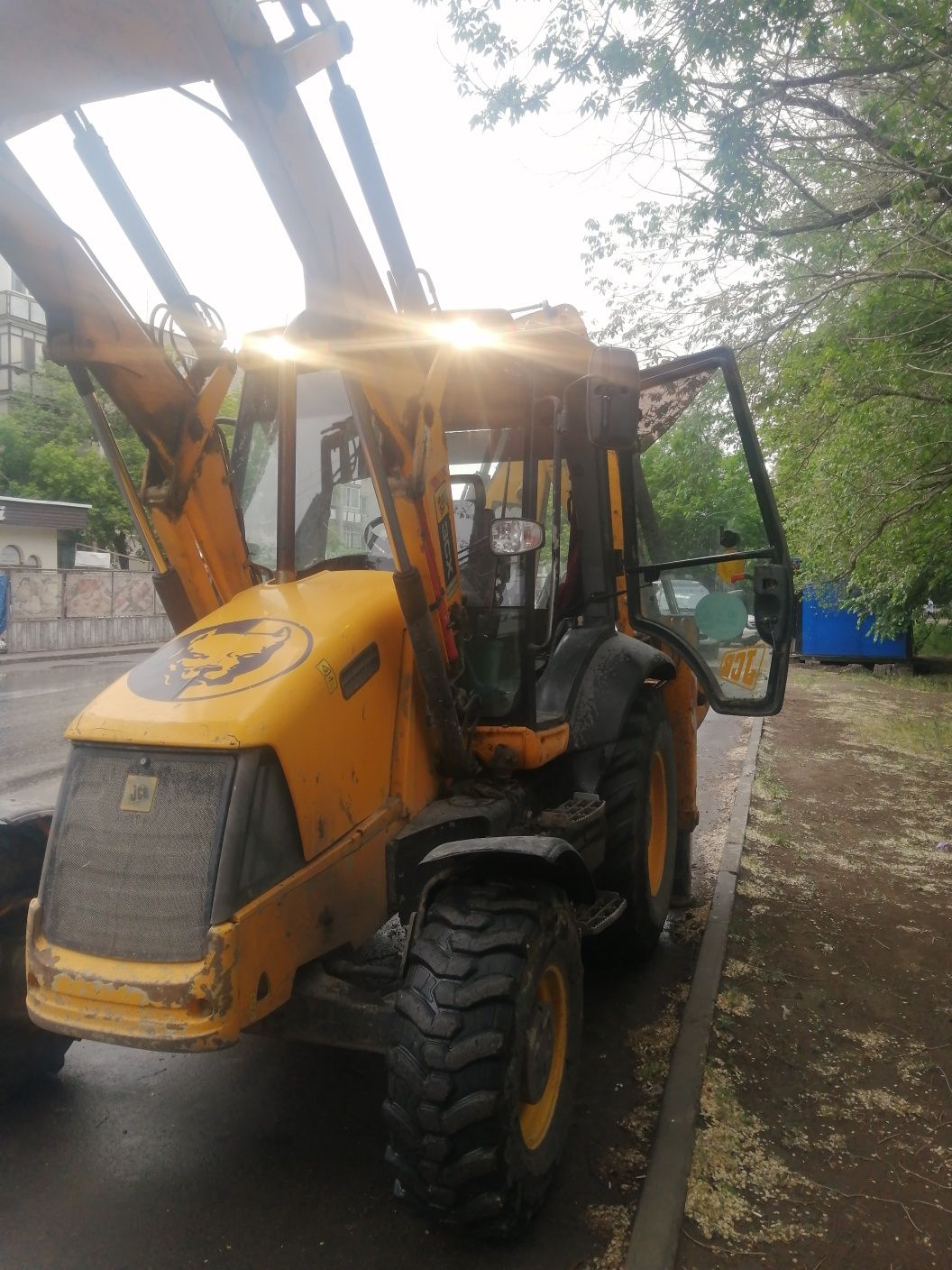 Продам Экскаватор погрузчик JCB3CX