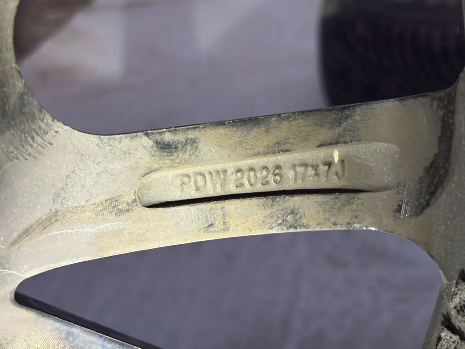 Продавам джанти с междуболтово 5:114,3