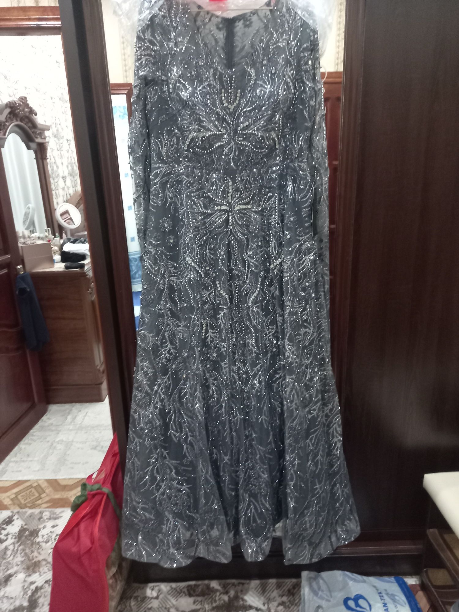 Vecherniy koyle 250 $ sotiladi