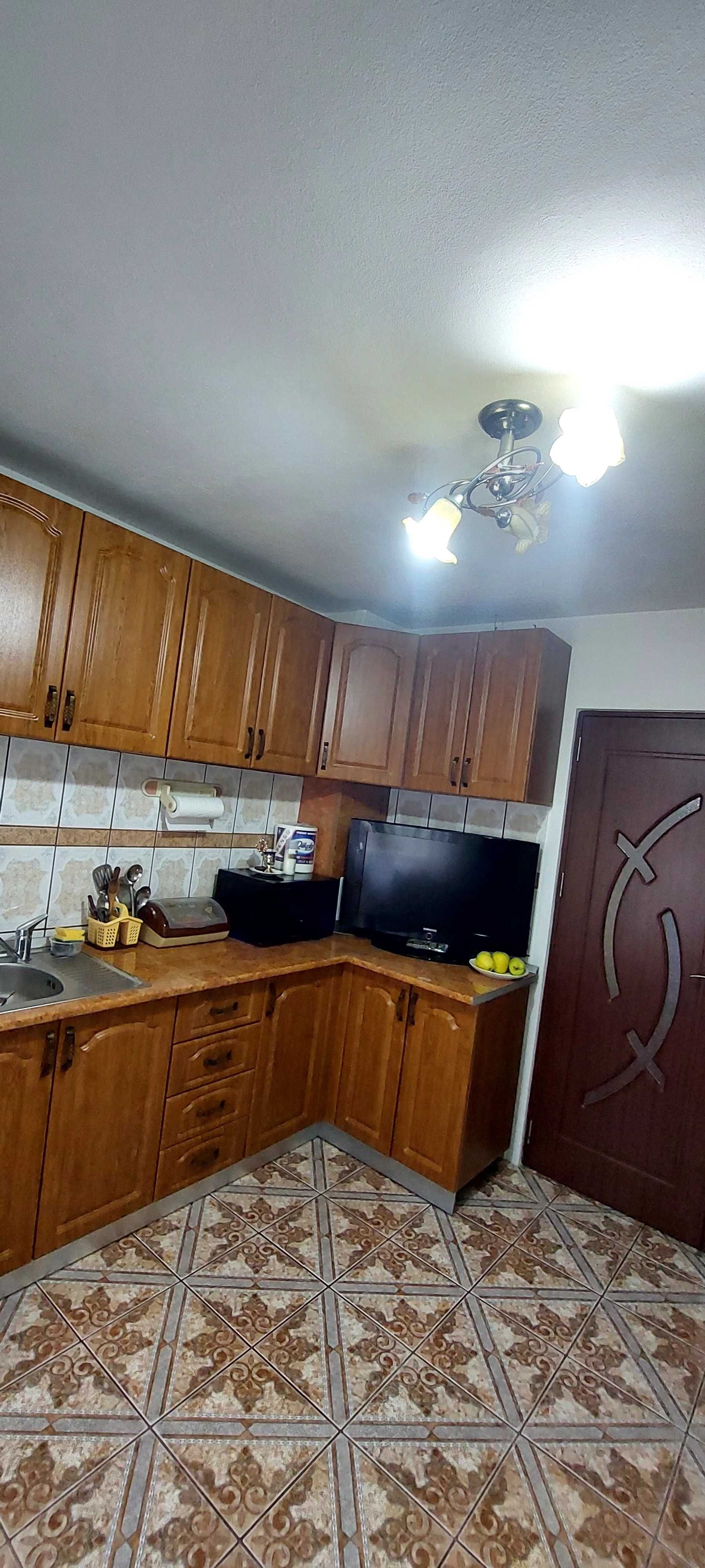 Apartament 2 camere semidecomandat