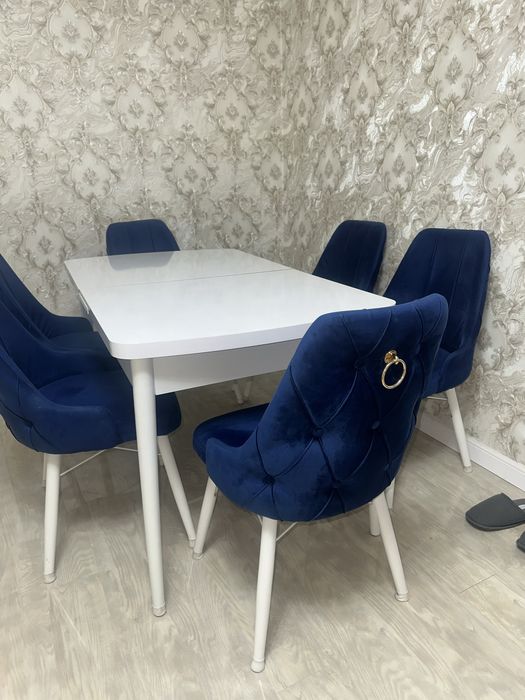 vand masa cu 6 scaune extensibila