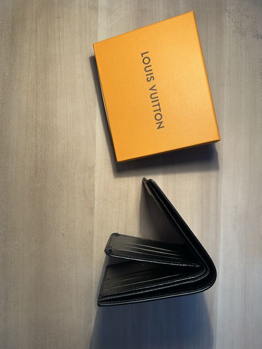 Louis Vuitton портфейли нови