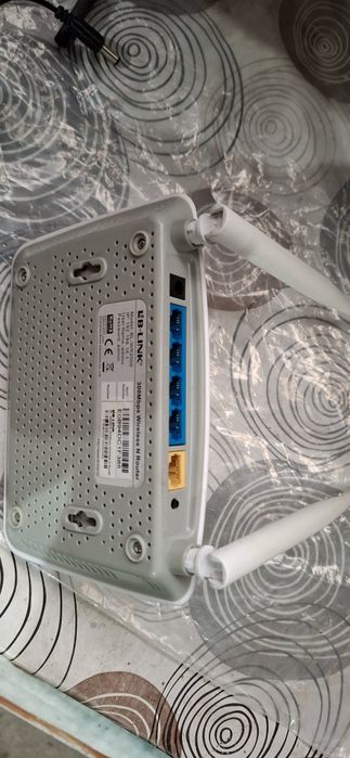 Vând router wirelss