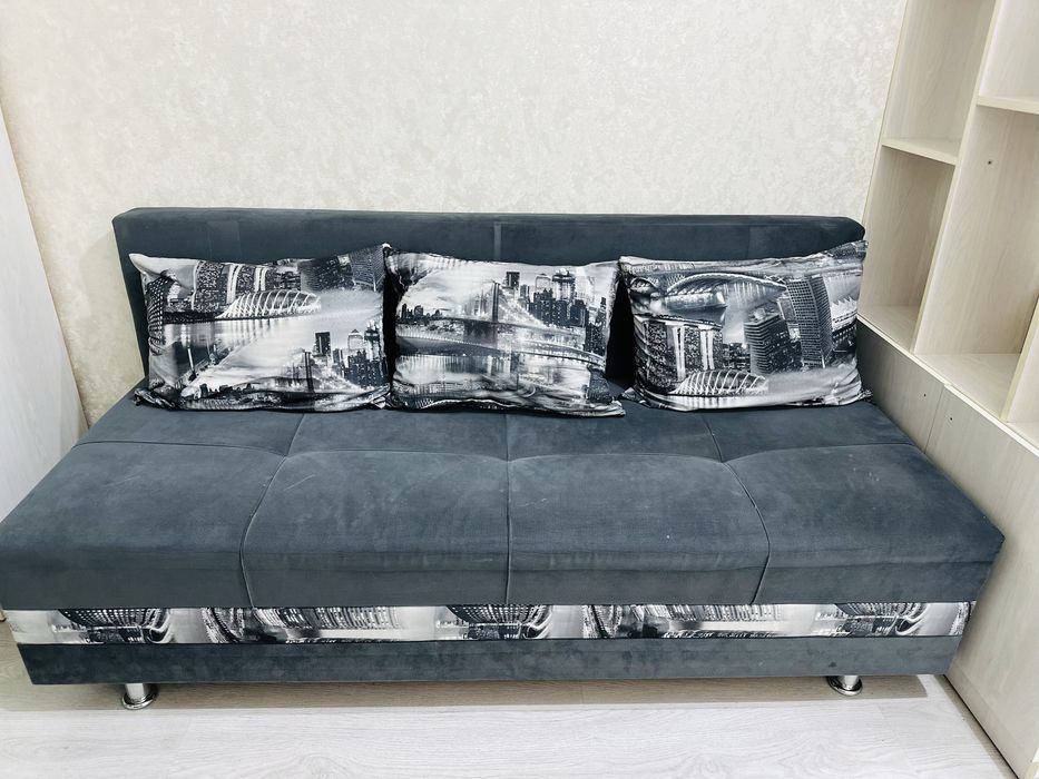 Продам диван книжку для детской комнаты