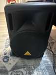 Vand boxa behringer