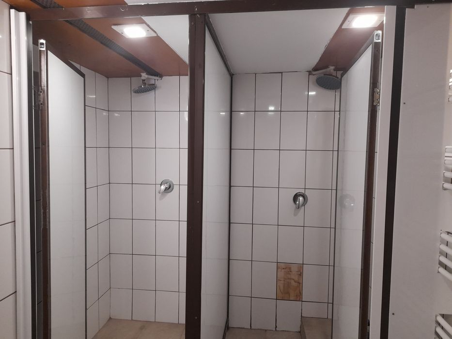 Casă de închiriat pentru 10 persoane (muncitori)