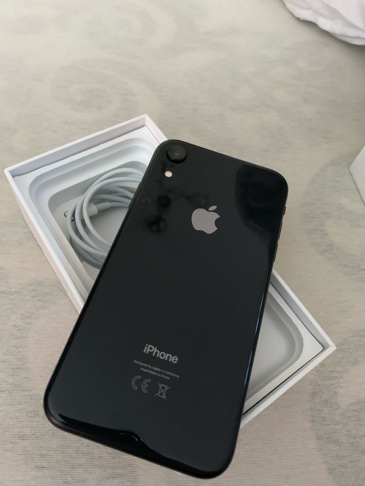IPHONE XR aproape nou