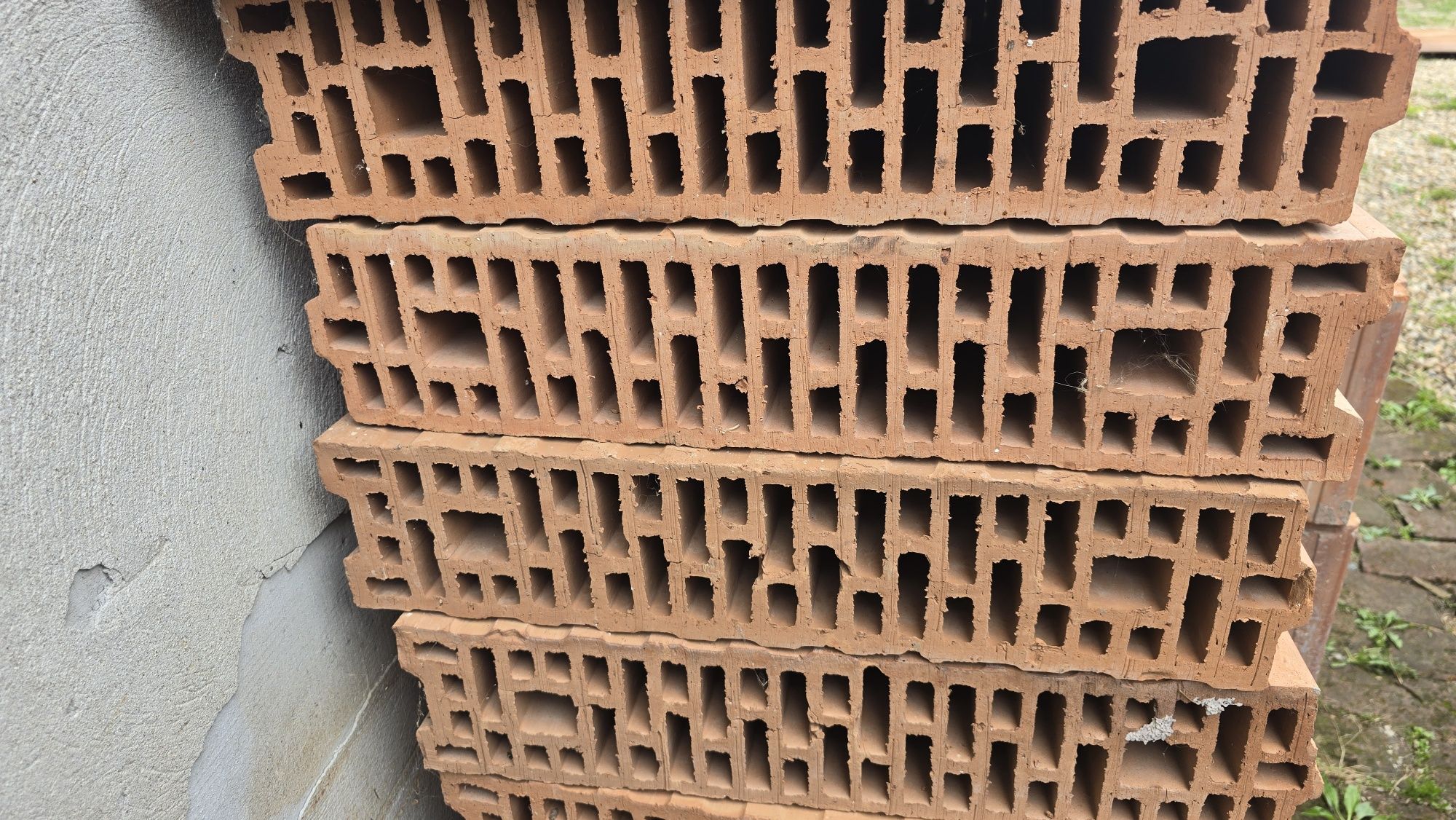 Cărămidă  porotherm de 25 robust