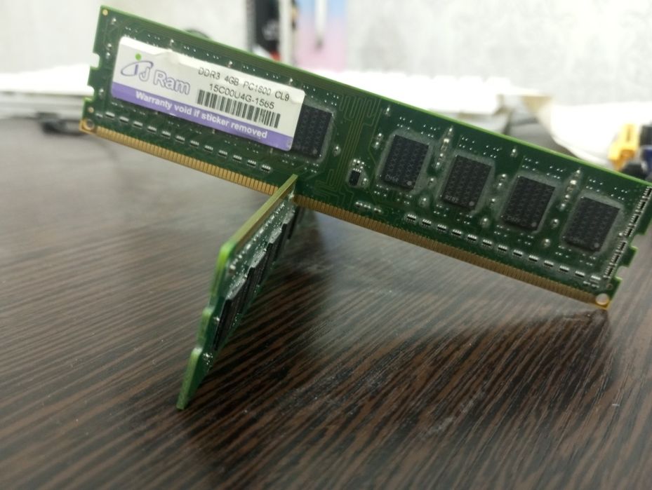2 планки по 4 гб ddr3 (8 gb ram)