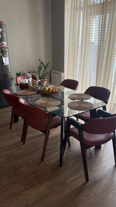 Стол от Итальянского бренда Calligaris  размер 1.80м на 1м