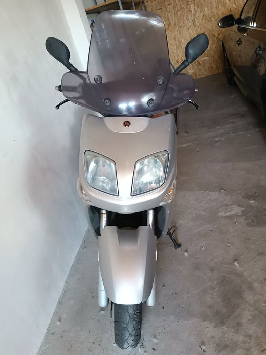 Scurter Yamaha xc vrsity 300