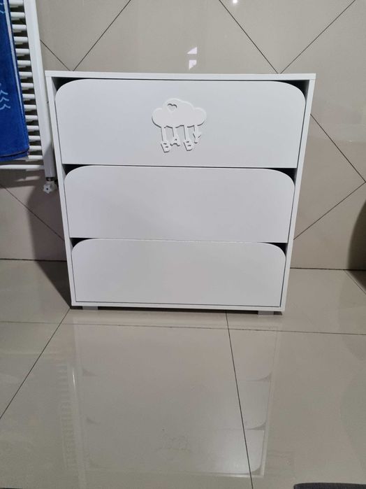 Comoda bebe cu masuta de infasat